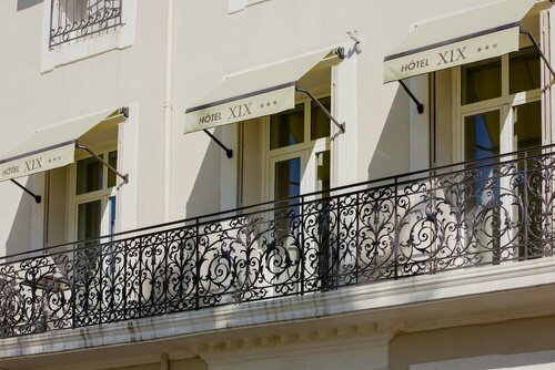 Гостиница Hôtel le XIX в Безье