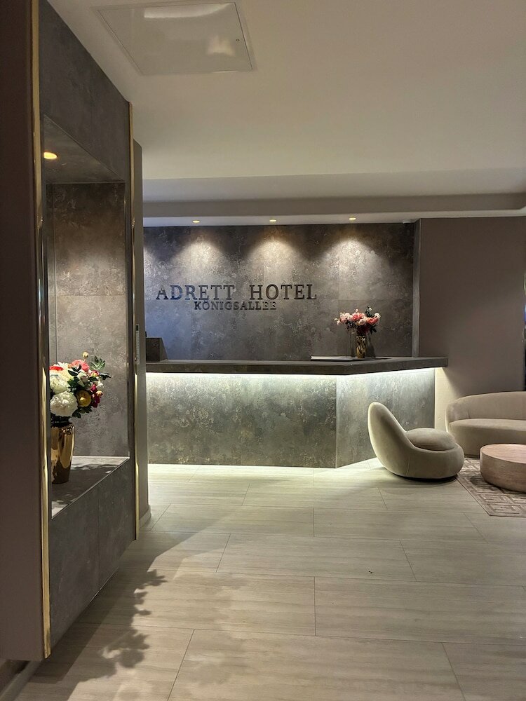 Фото Monopol Hotel