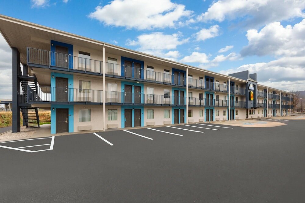 Фото Super 8 by Wyndham Charleston Wv