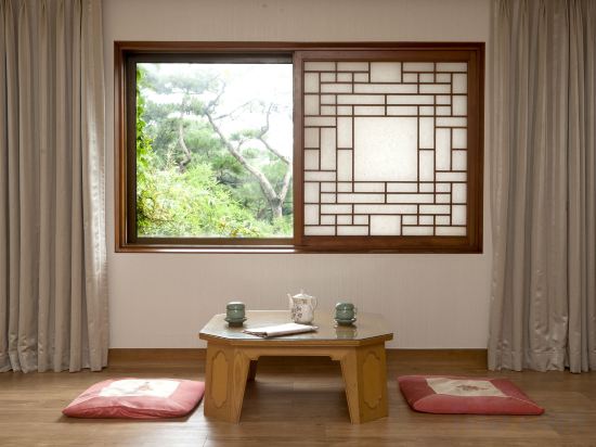 Фото Onyang Hot Spring Hotel
