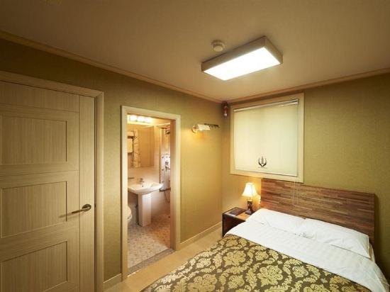 Фото Noble Hotel