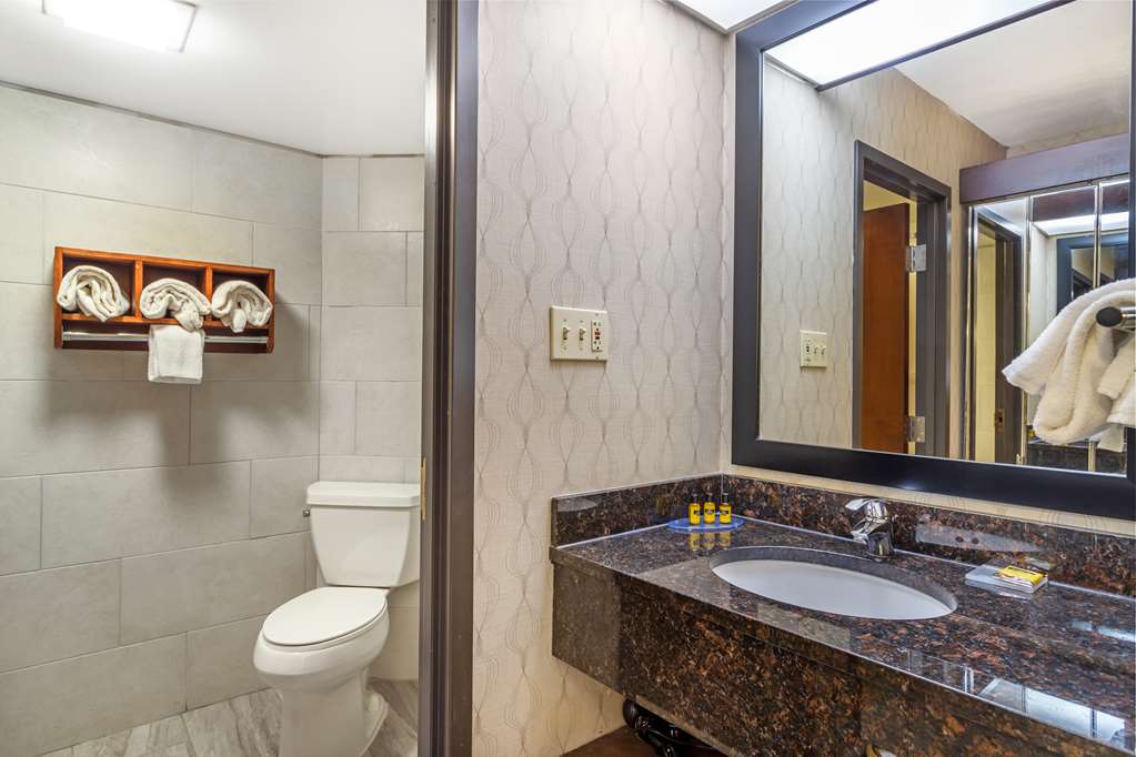 Фото Best Western Plus Houston Energy Corridor
