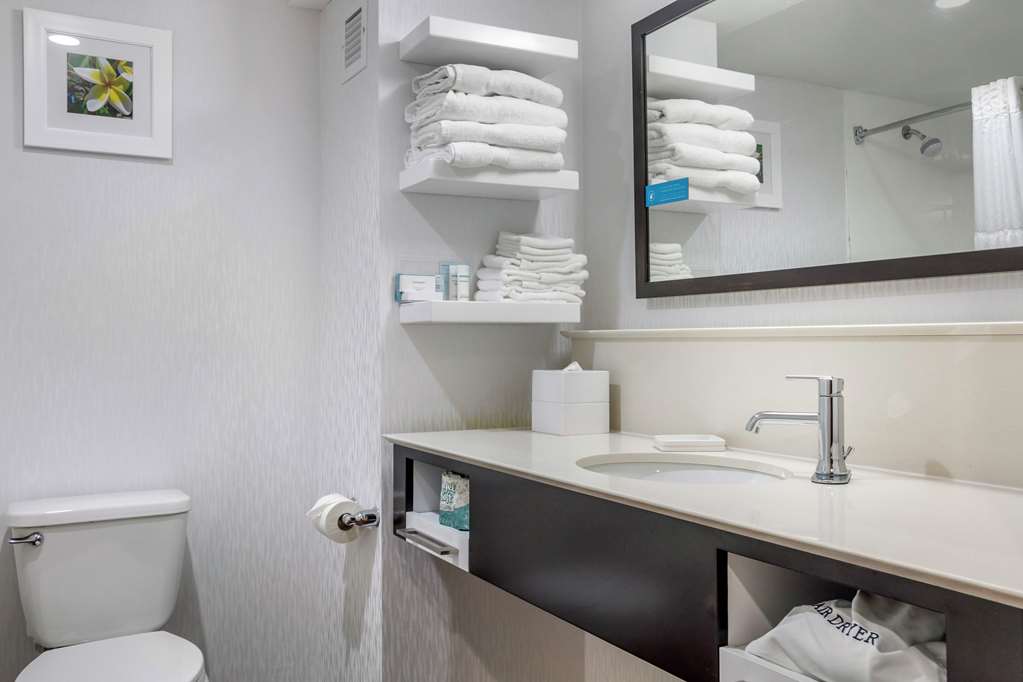 Фото Hampton Inn Adel