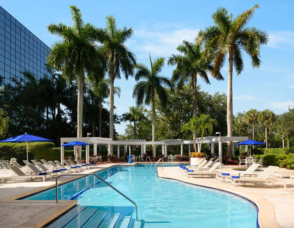 Фото Hilton Boca Raton Suites