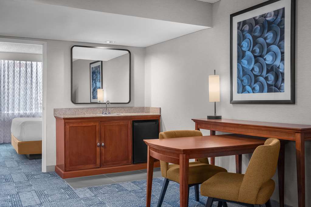 Фото Embassy Suites by Hilton El Paso
