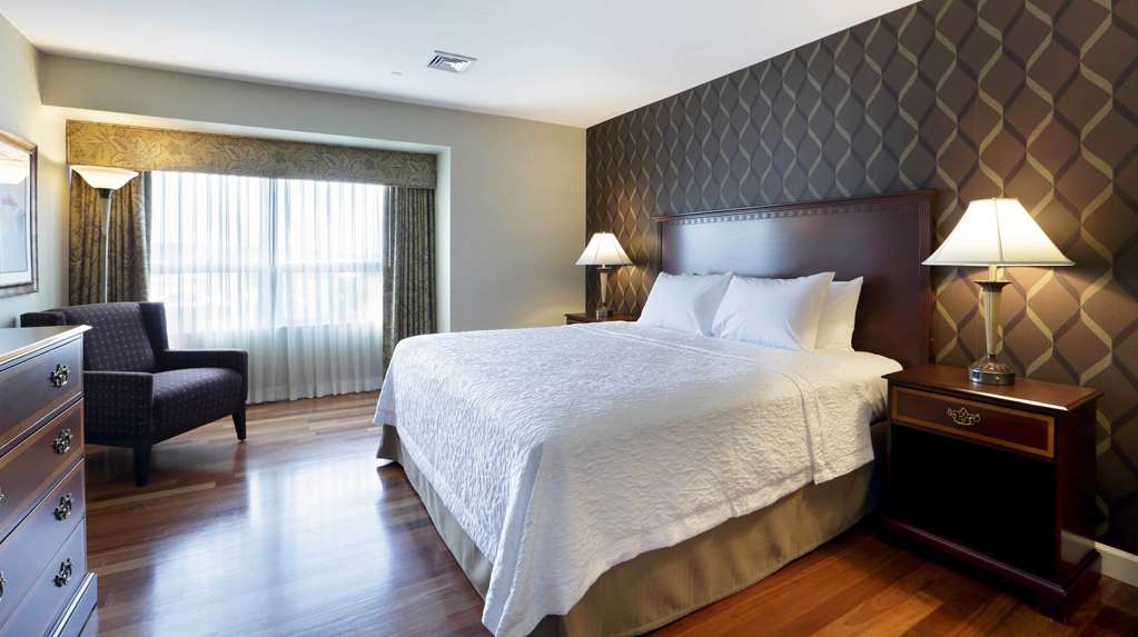 Фото Hampton Inn Boston Natick