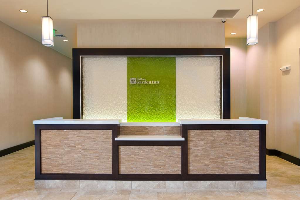Фото Hilton Garden Inn Raleigh-Cary