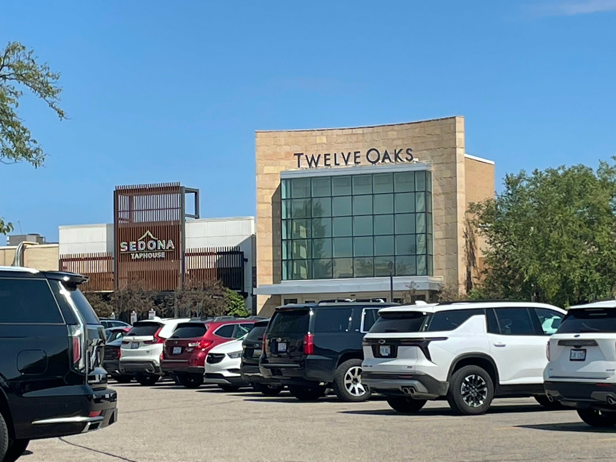 Фото Holiday Inn & Suites Farmington Hills - Detroit Nw