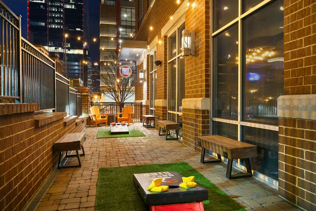 Фото Hilton Garden Inn Nashville Downtown/Convention Center