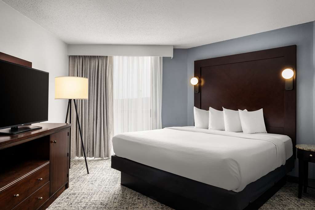 Фото Embassy Suites Hotel Birmingham