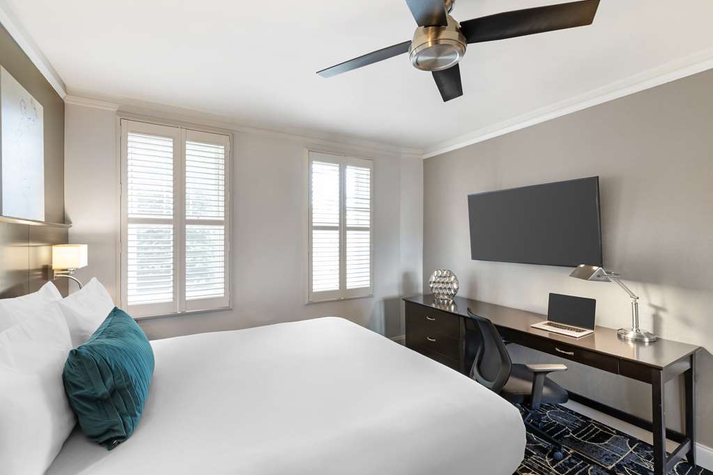 Фото Best Western Plus Hawthorne Terrace Hotel