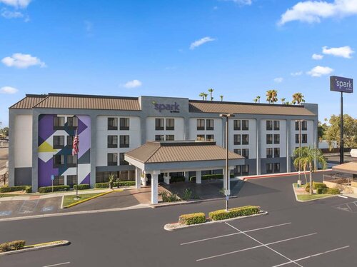 Гостиница Hampton Inn Bakersfield-Central в Бэйкерсфилде