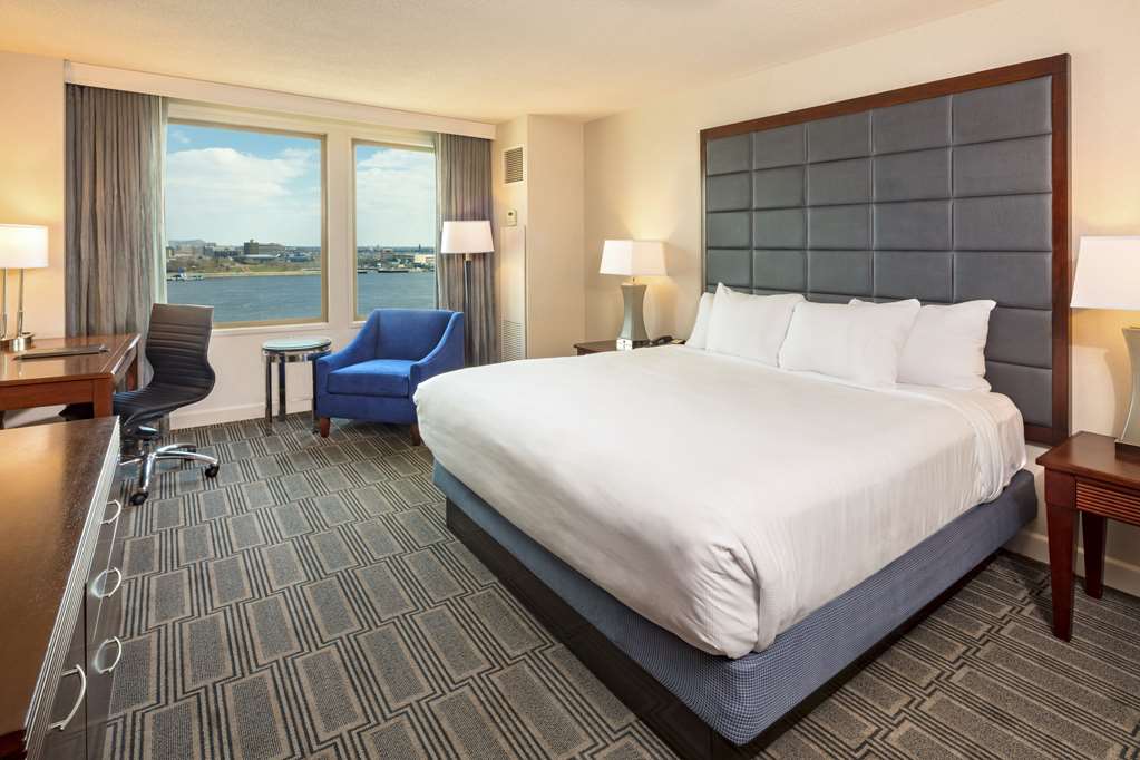 Фото Hilton Philadelphia at Penn's Landing