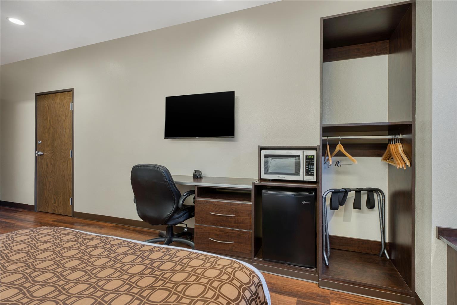 Фото SureStay Plus Hotel by Best Western Buckhannon