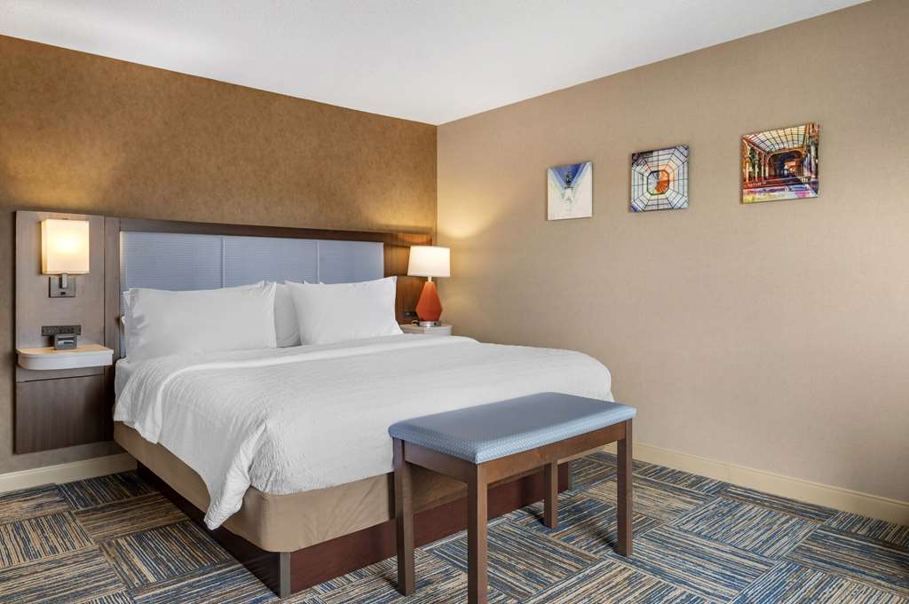 Фото Hampton Inn Greenfield