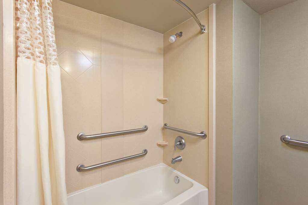 Фото Hampton Inn & Suites Merced