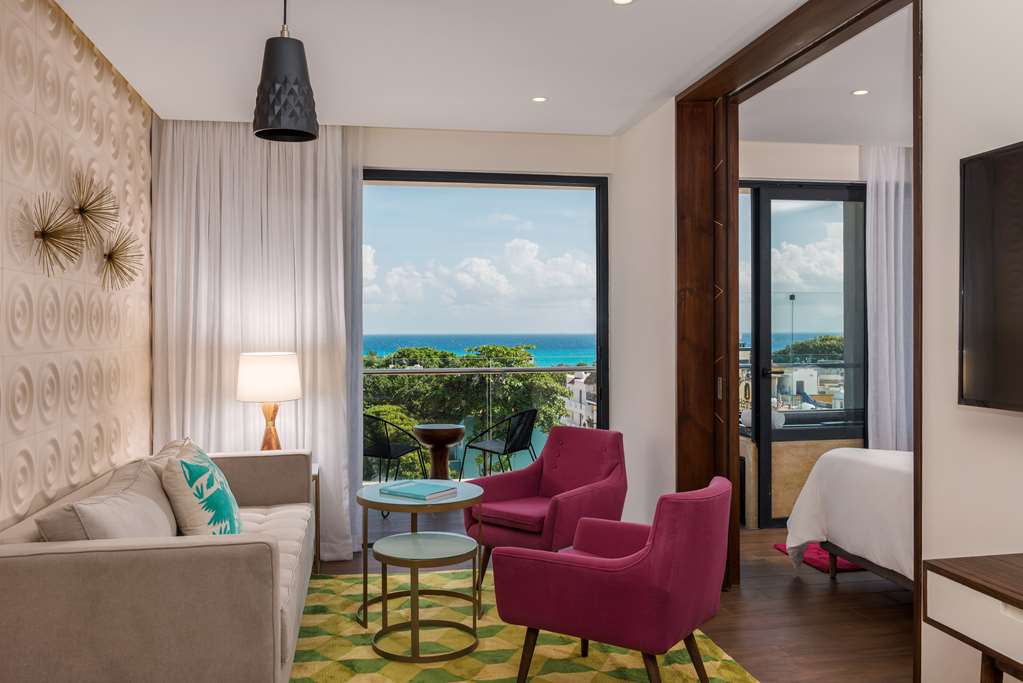 Фото Апартаменты The Fives Downtown Hotel & Residences, Curio Collection by Hilton