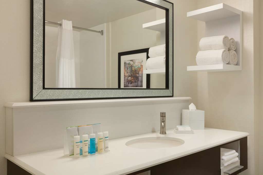 Фото Hampton Inn & Suites Nashville Downtown