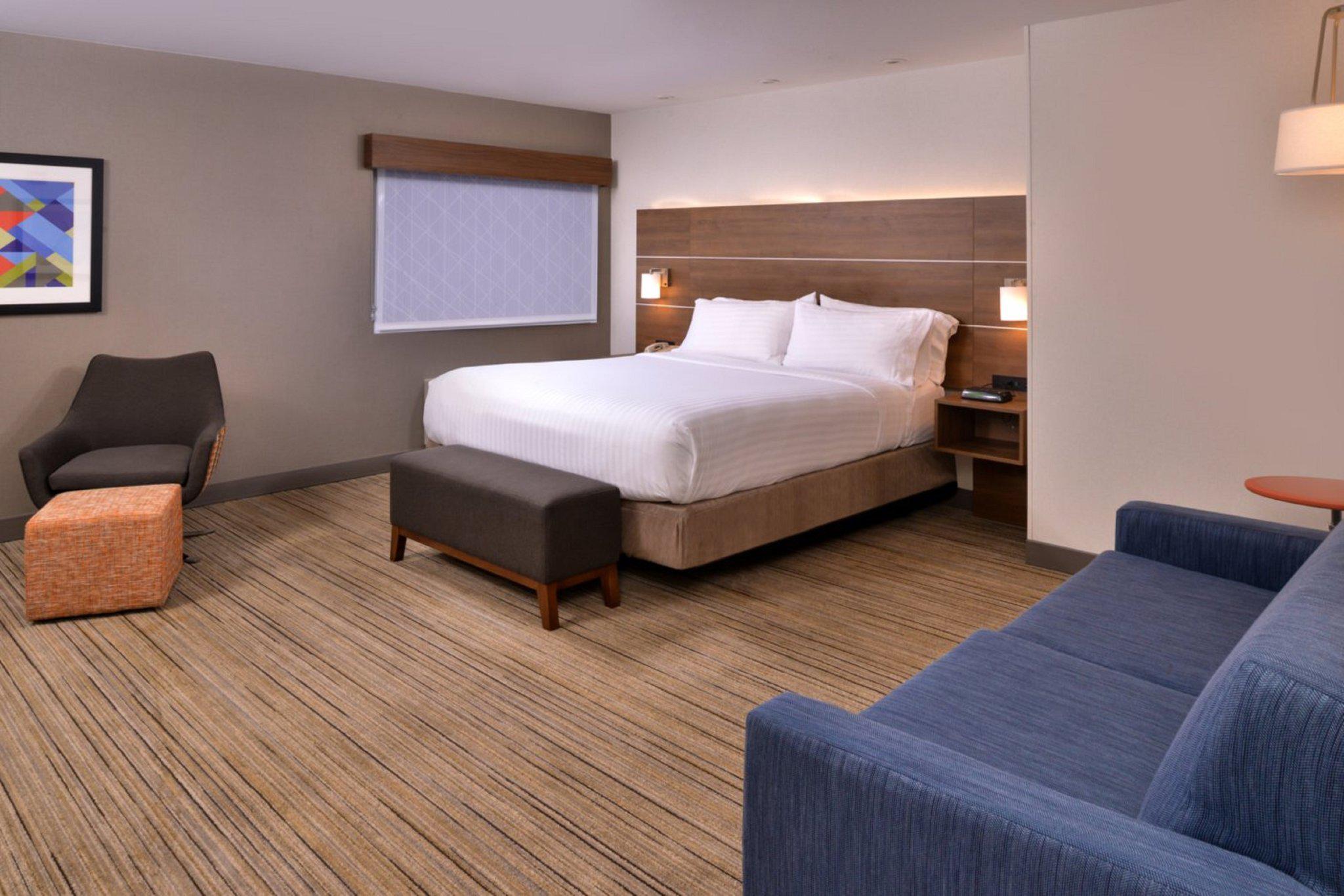 Фото Holiday Inn Express Walnut Creek, an Ihg Hotel
