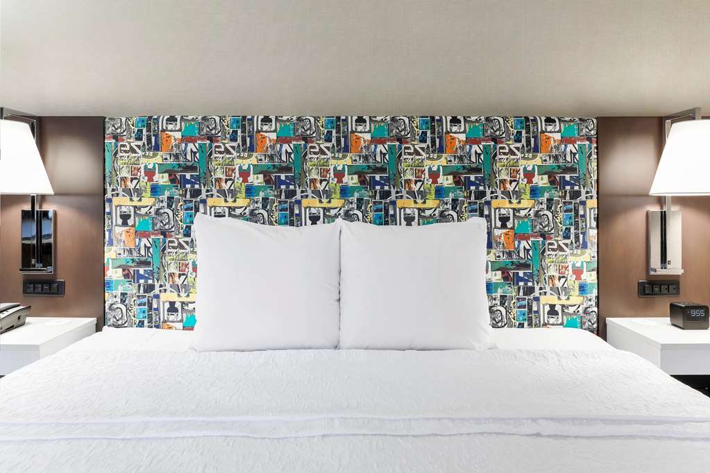 Фото Hampton Inn & Suites Pittsburgh-Downtown