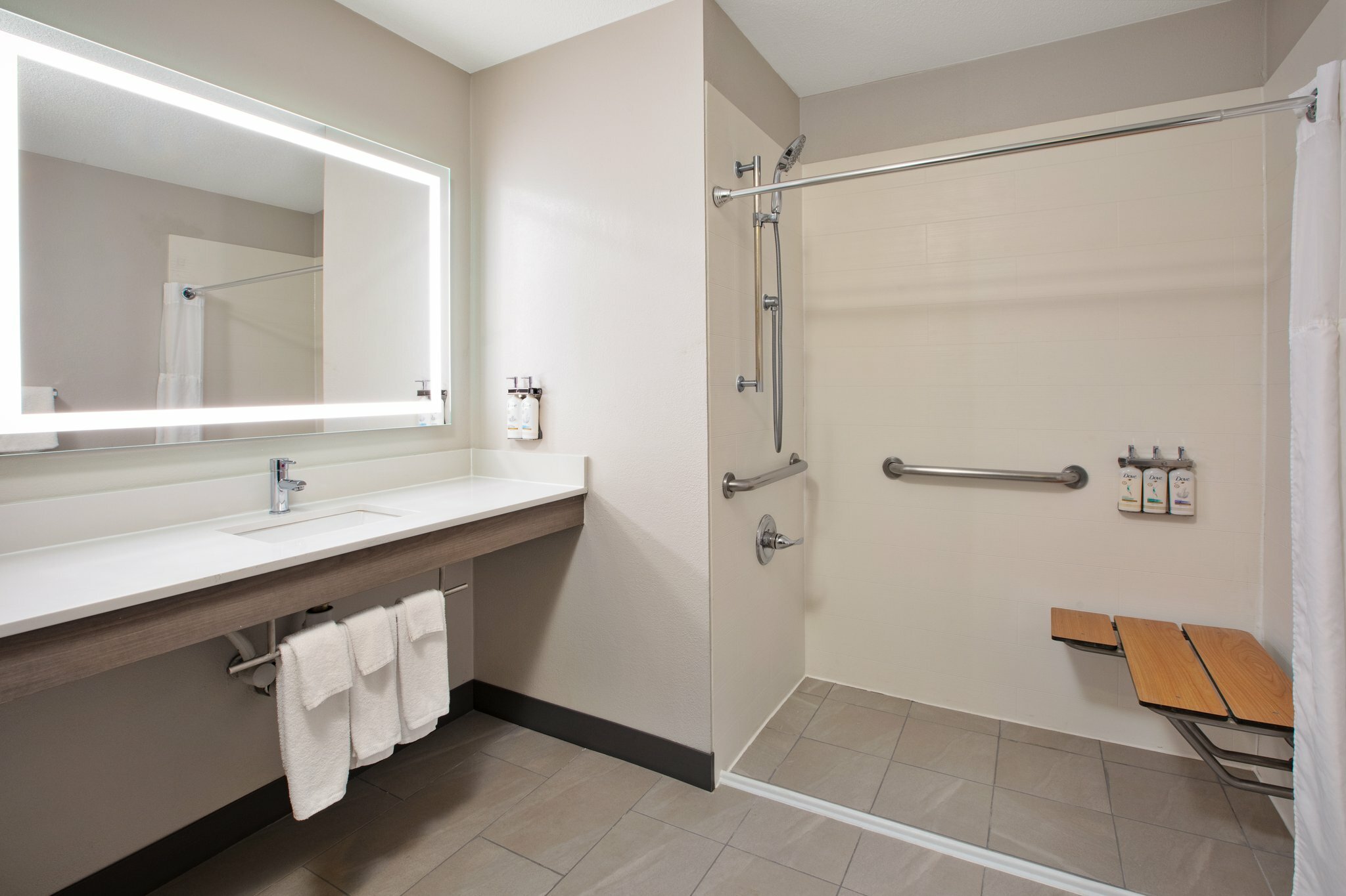 Фото Holiday Inn Express Fremont, an Ihg Hotel