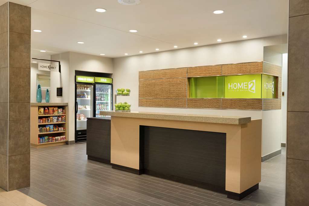 Фото Home2 Suites by Hilton Milwaukee Airport