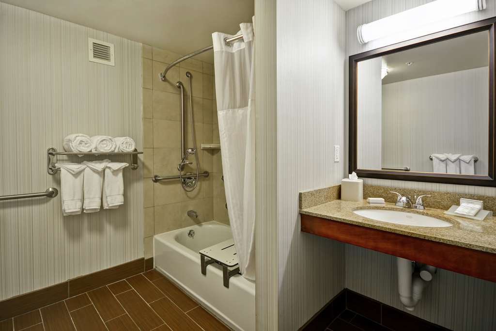 Фото Hilton Garden Inn Fort Collins