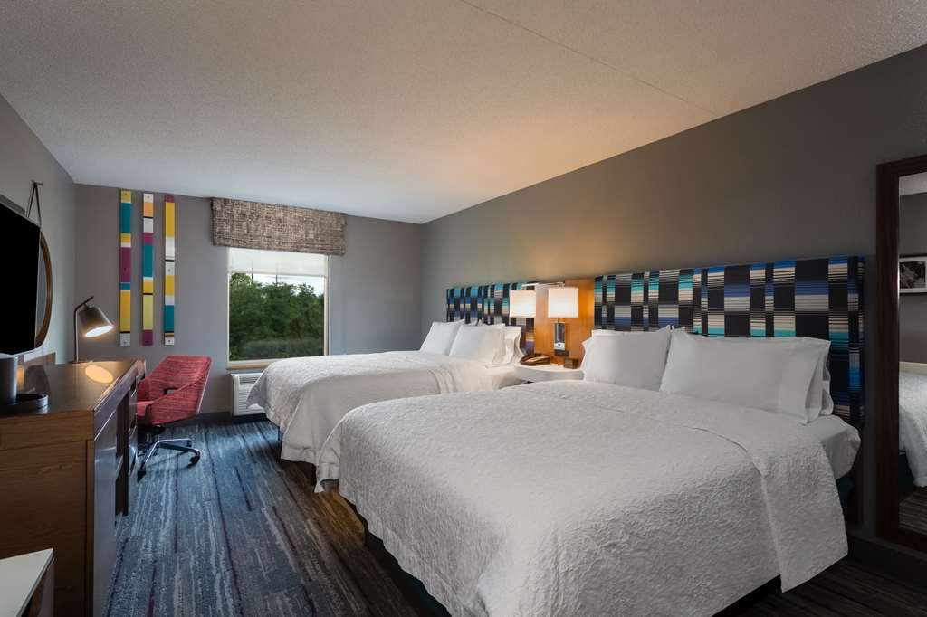 Фото Hampton Inn & Suites Herndon-Reston