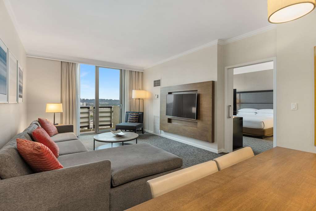 Фото DoubleTree by Hilton Hotel San Diego - Mission Valley