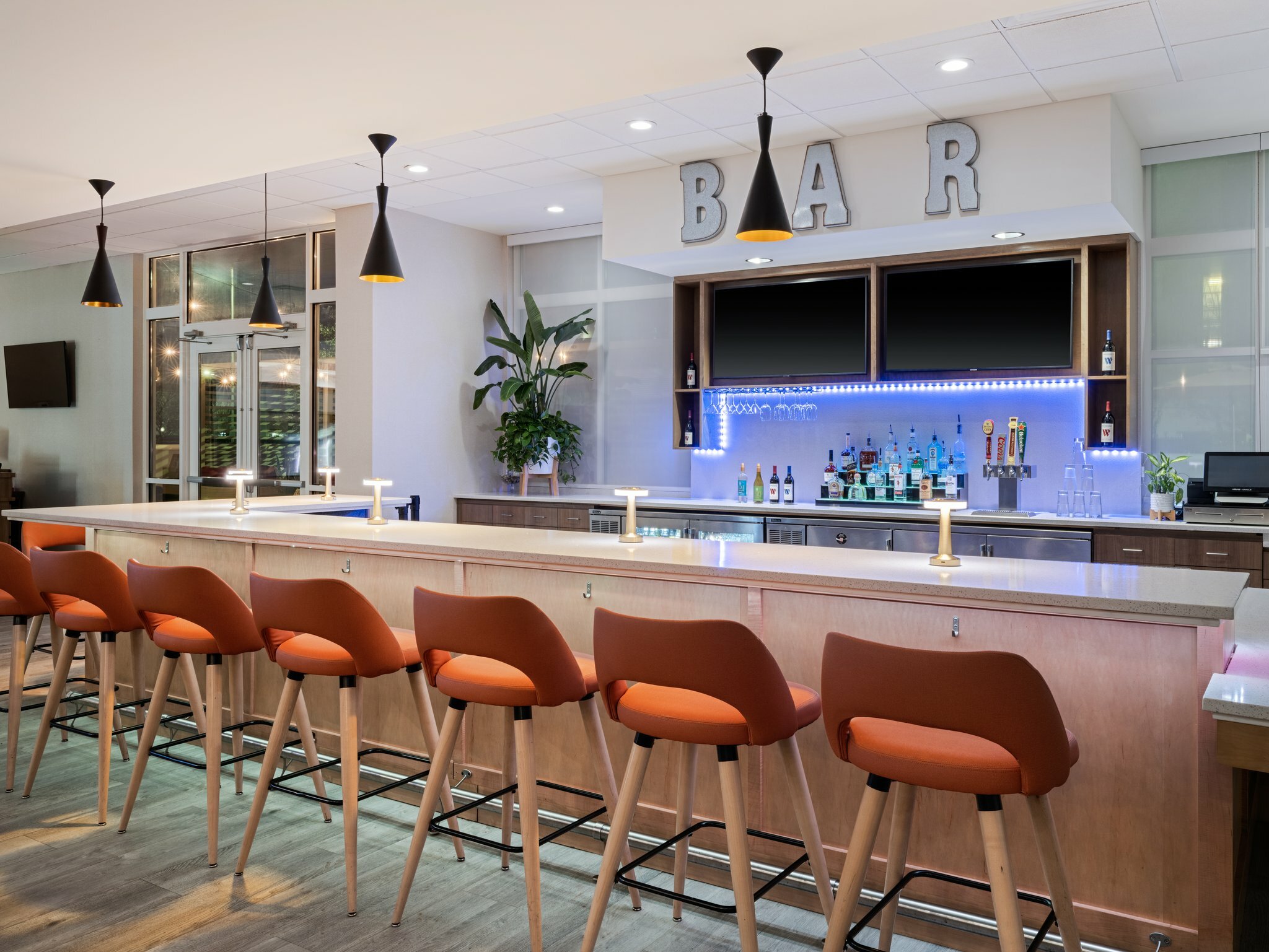 Фото Holiday Inn & Suites Orlando I-drive - Theme Parks by Ihg