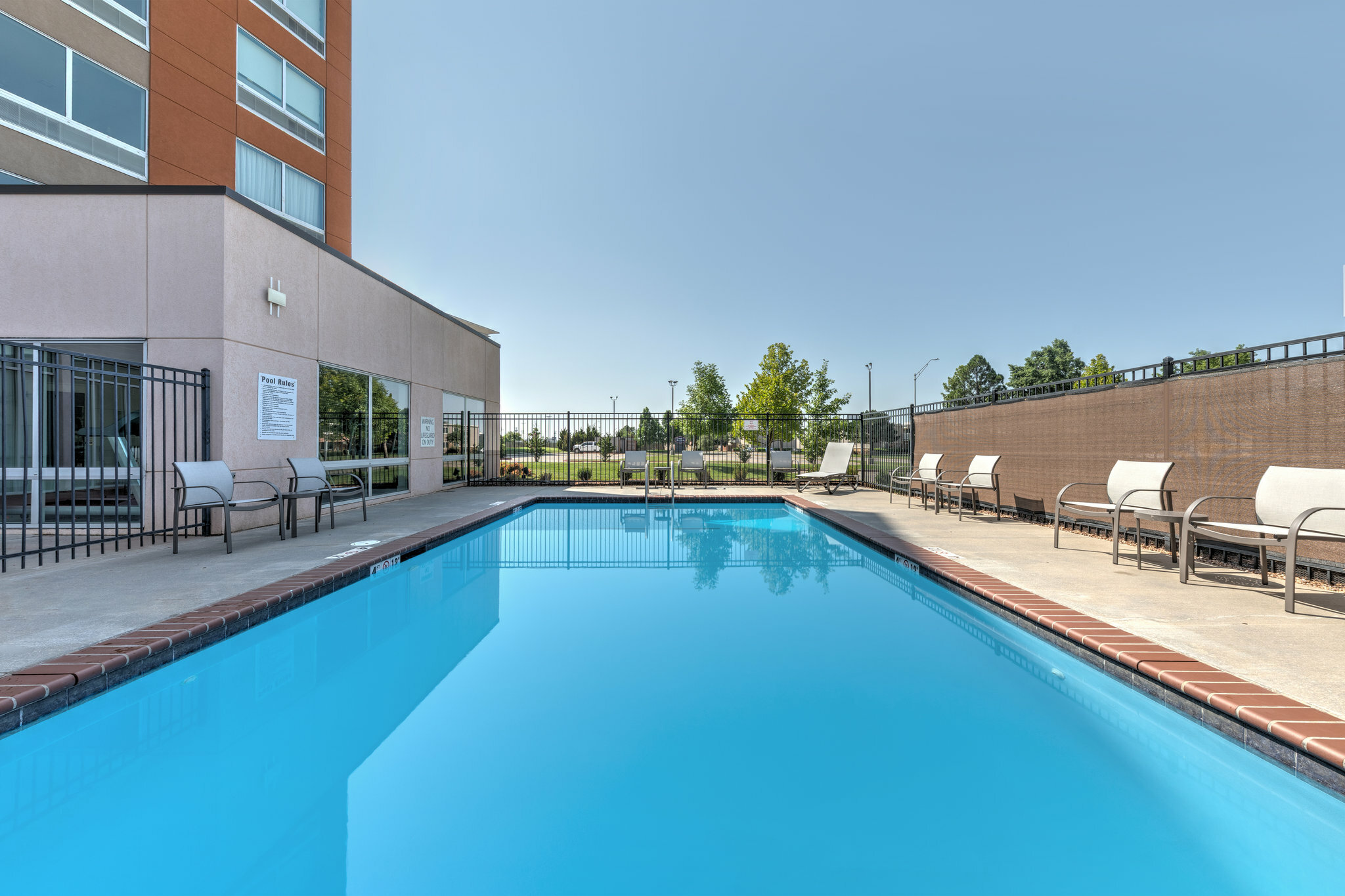 Фото Holiday Inn Express & Suites Moore, an Ihg Hotel