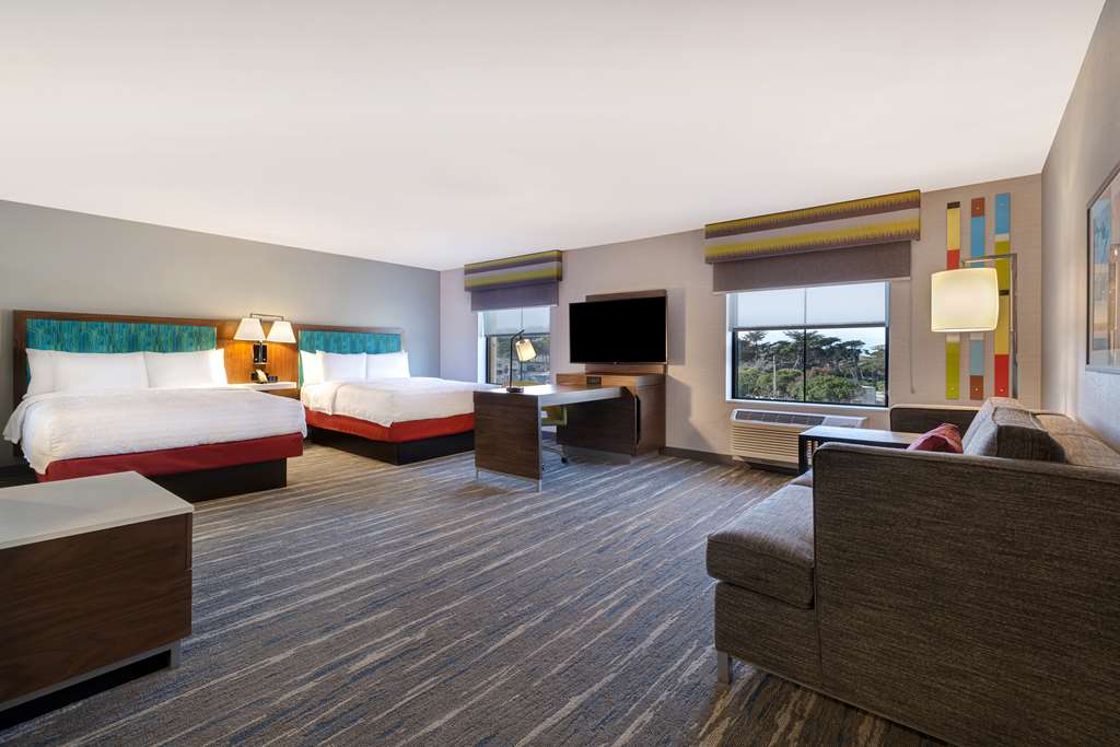 Фото Hampton Inn & Suites Marina