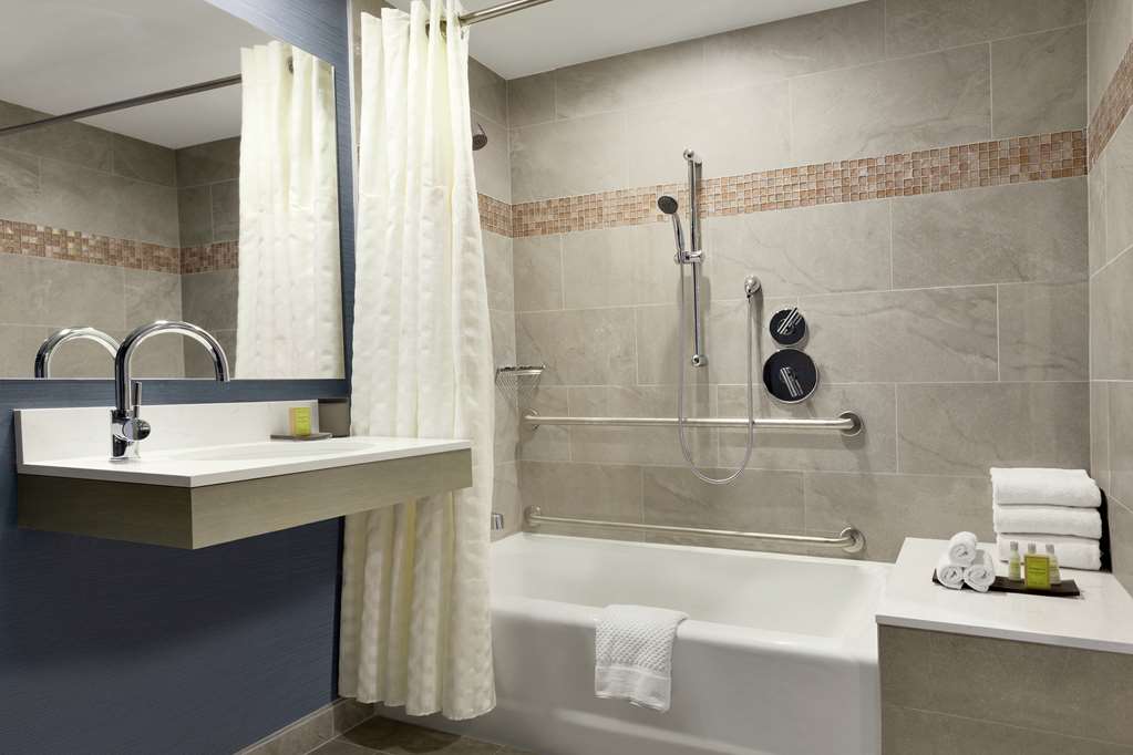 Фото DoubleTree Suites by Hilton Hotel Boston - Cambridge