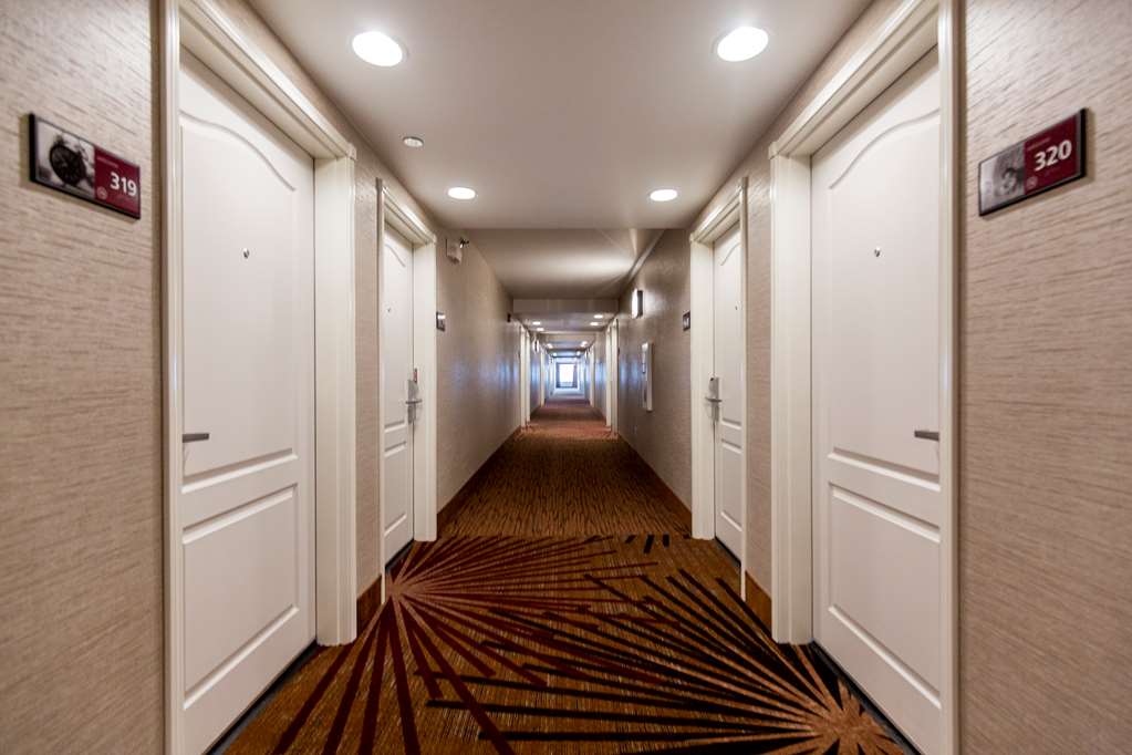 Фото Hampton Inn Bismarck