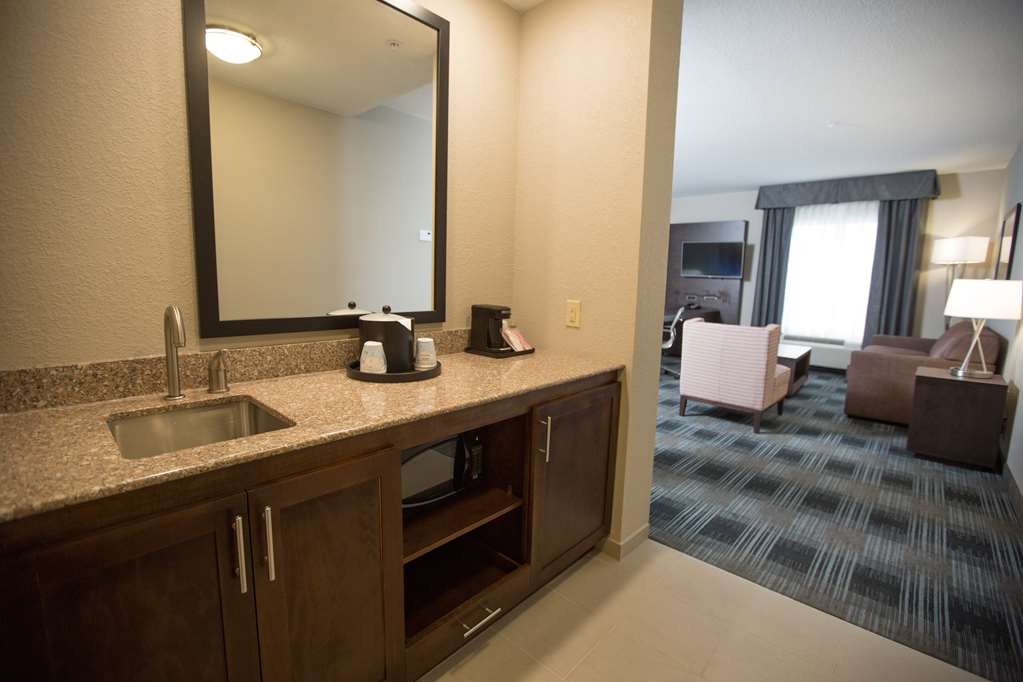 Фото Hampton Inn & Suites Oklahoma City Airport