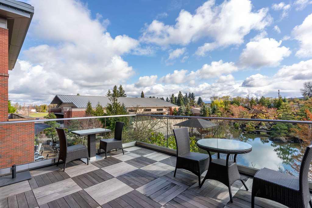 Фото Best Western Premier Boulder Falls Inn