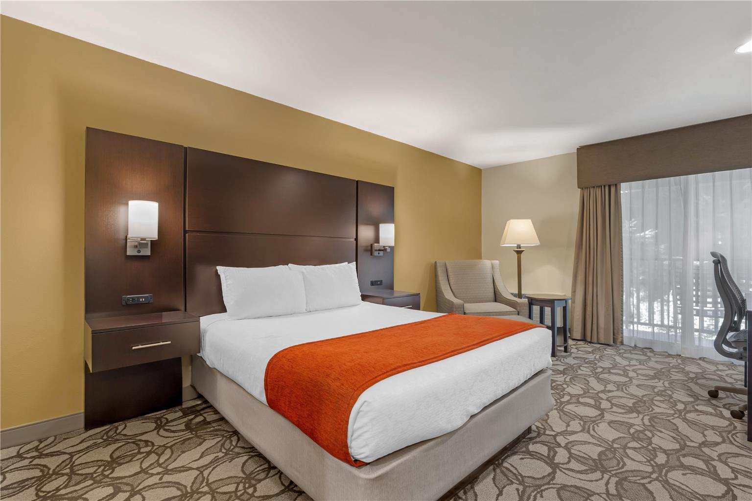 Фото Best Western Plus Plaza by the Green