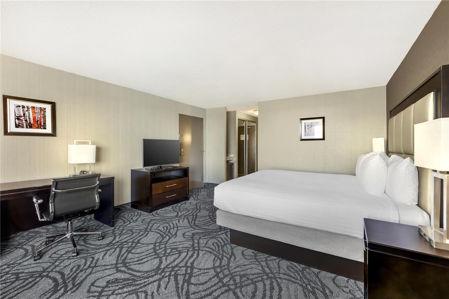 Фото Best Western Plus Waterfront Hotel