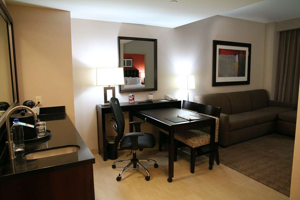 Фото Embassy Suites Ontario Airport