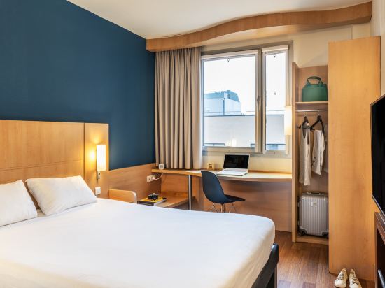 Фото Ibis Barcelona Plaza Glories 22