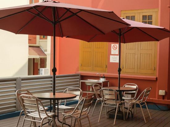 Фото Wink at Upper Cross Street