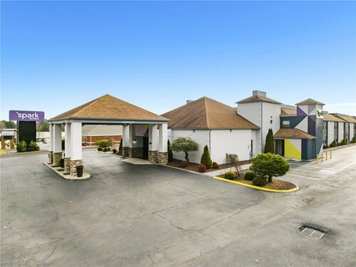 Гостиница Clarion Pointe Abingdon I-81 near Fairgrounds в Абингдоне