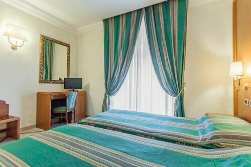 Гостиница Raeli Hotel Regio в Риме