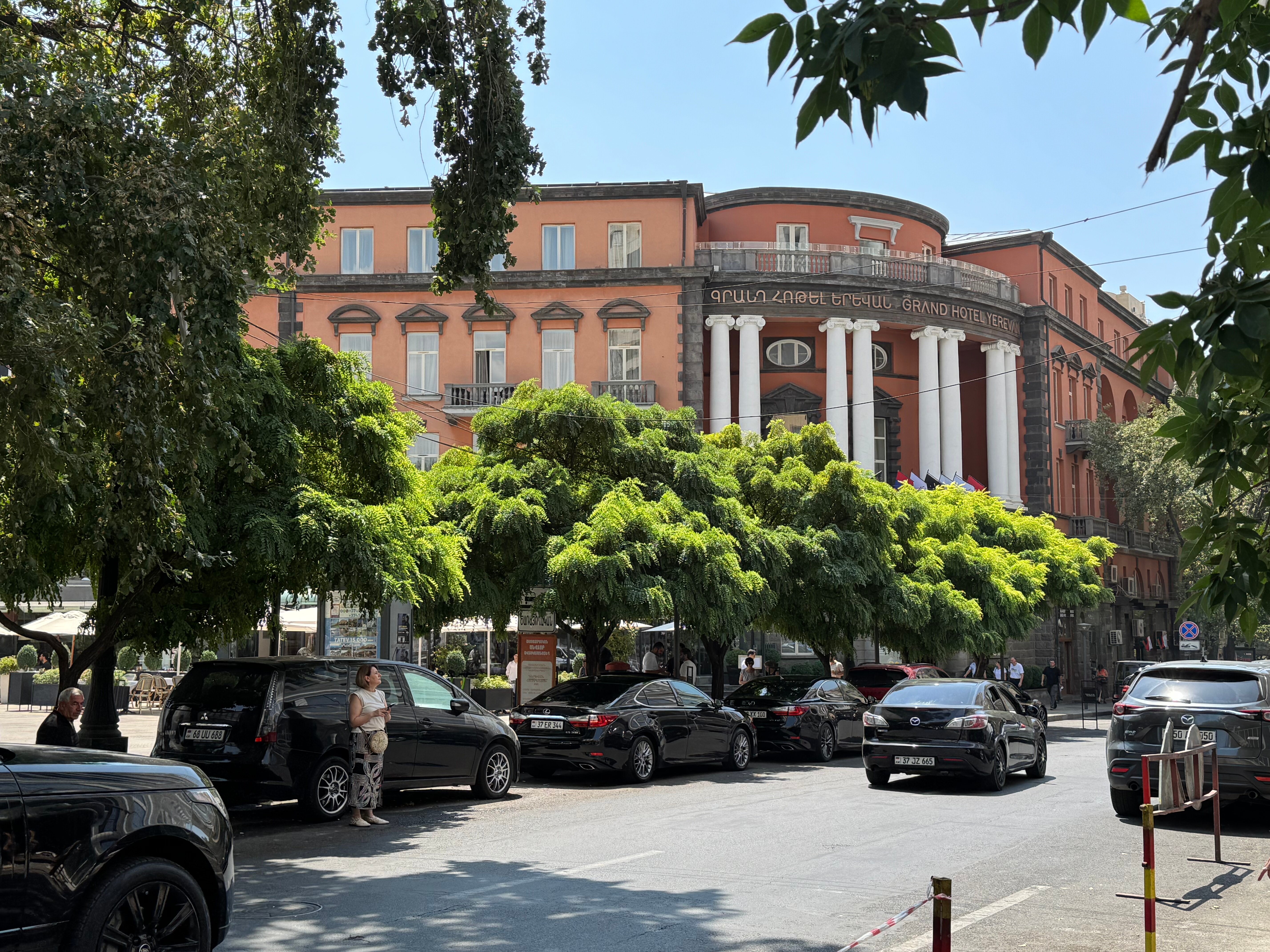 Фото Grand Hotel Yerevan