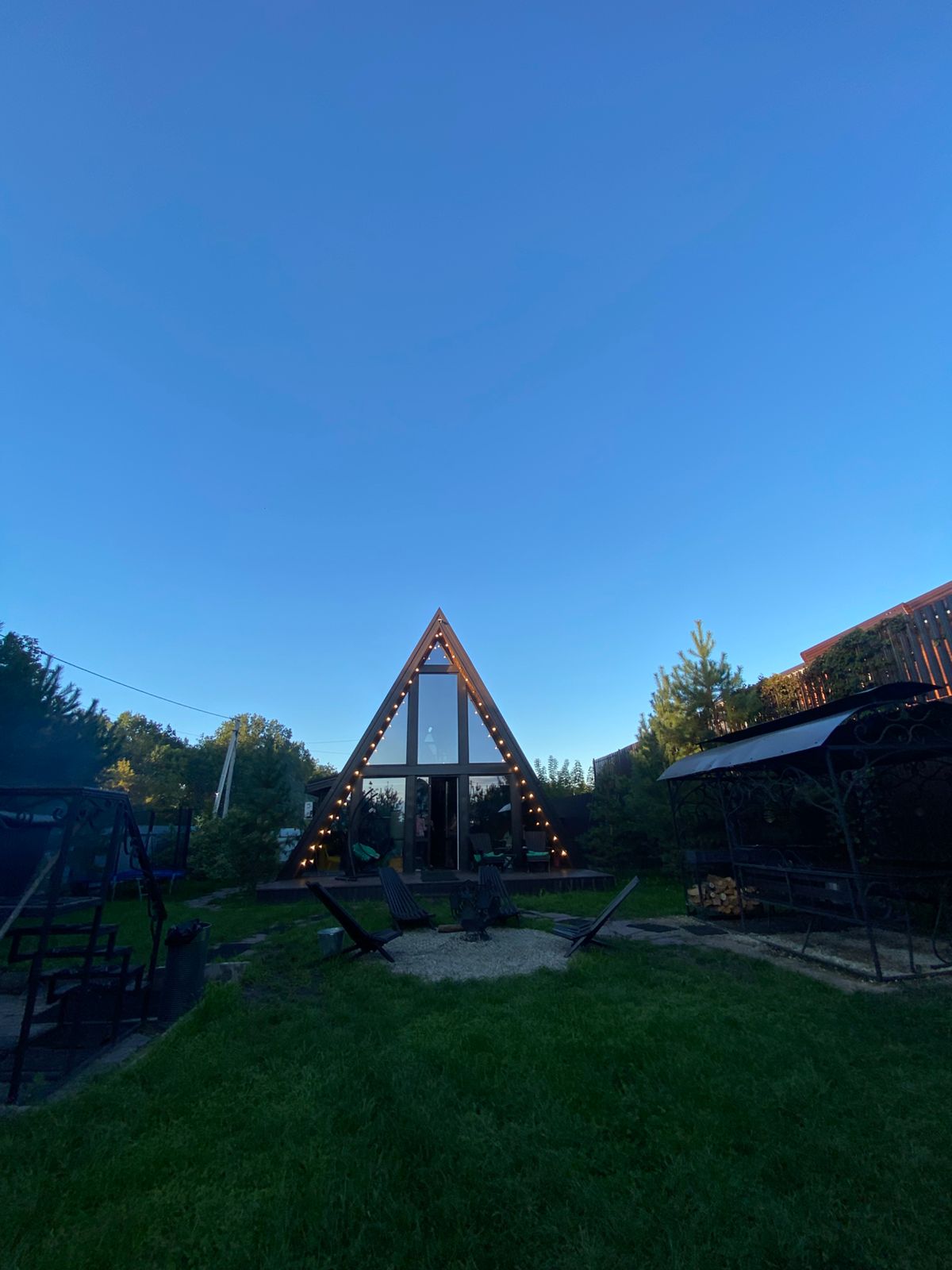 Фото Шалаш у озера