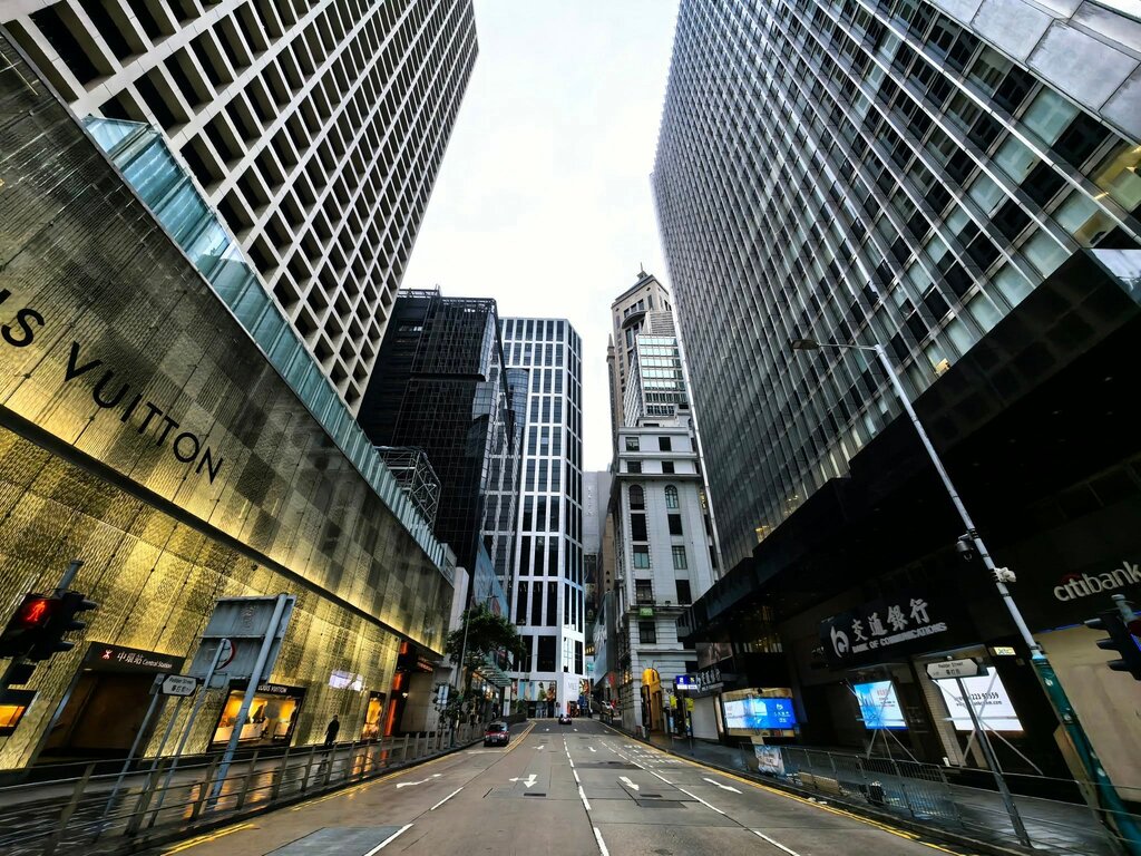 Public transport stop Pedder Street, Hong Kong, photo