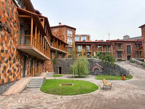 Внешний вид отеля Red Bridge Yerevan в Ереване, фото 1