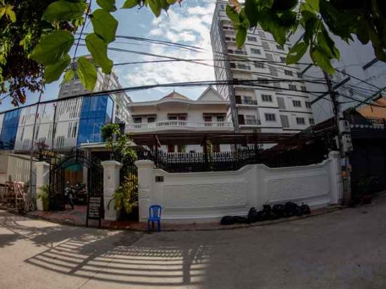 Фото Poolside Villa - Hostel