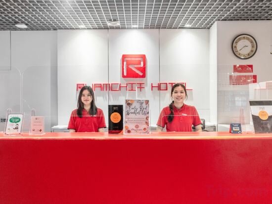 Фото Ruamchitt Plaza Hotel