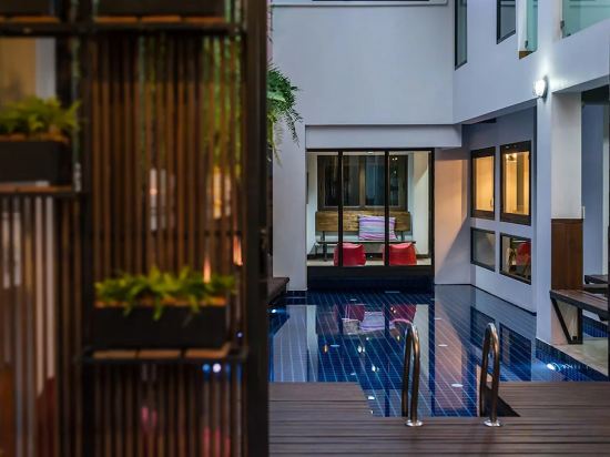 Фото 33 Poshtel - Adults Only